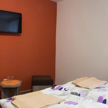 Motel Pavov Ихлава Екстериор снимка