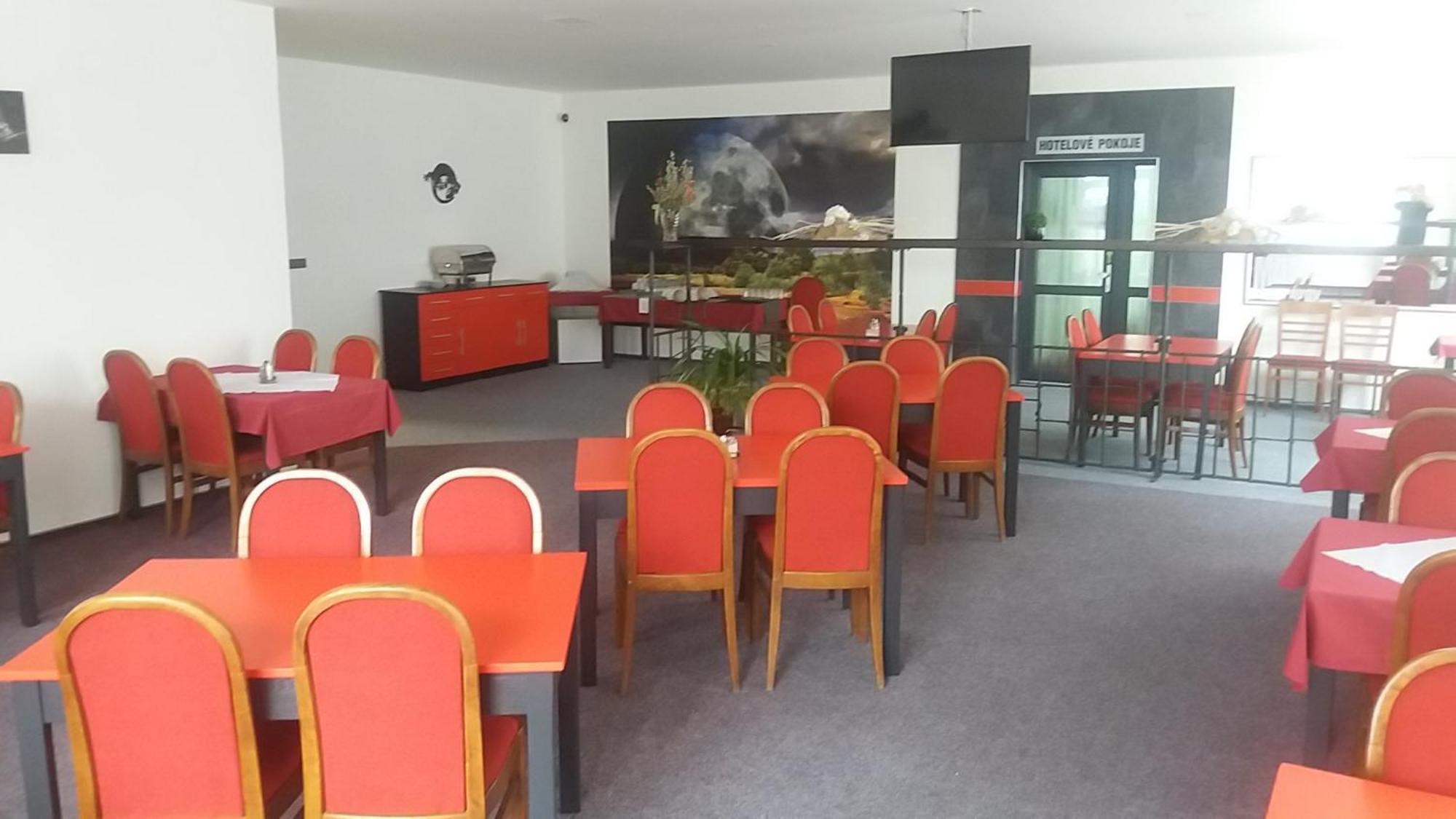 Motel Pavov Ихлава Екстериор снимка