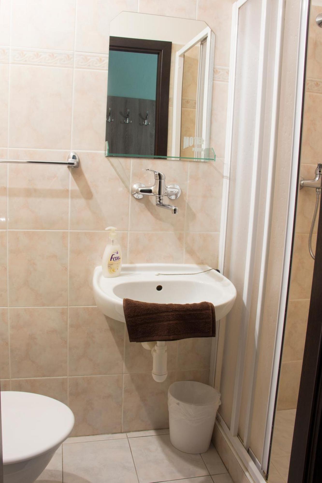 Motel Pavov Ихлава Стая снимка